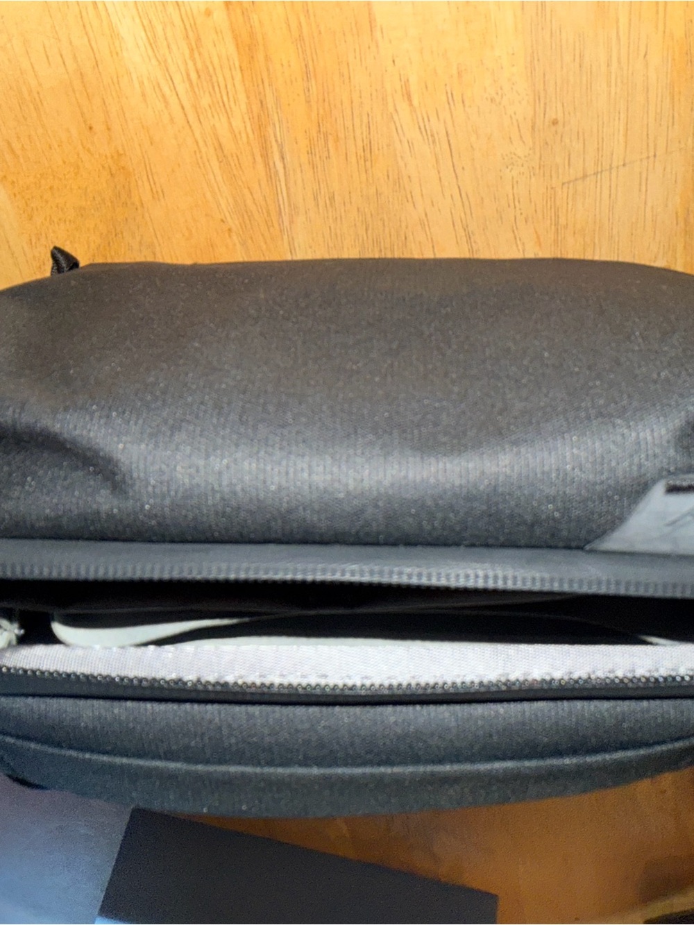 Peak Design Black Travel Tech Pouch - Compact Organizer - Picture 4 of 6